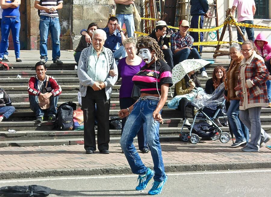 Уличный танцор