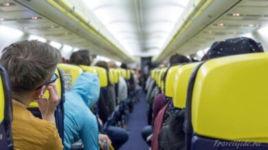 В салоне самолёта перед взлётом