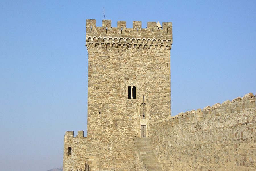 Башня Генуэзской крепости