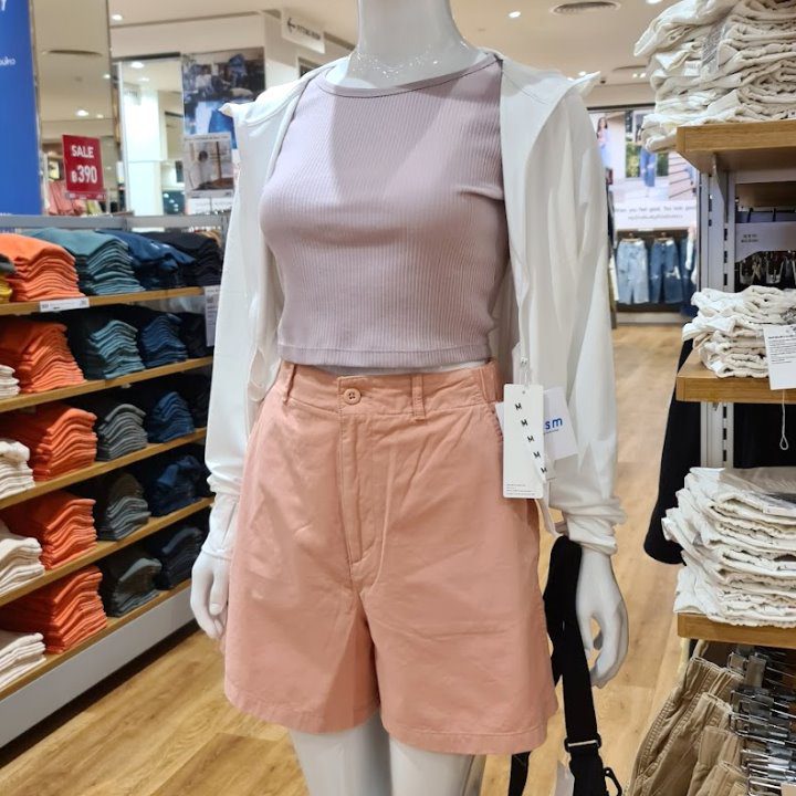  Шорты на манекене