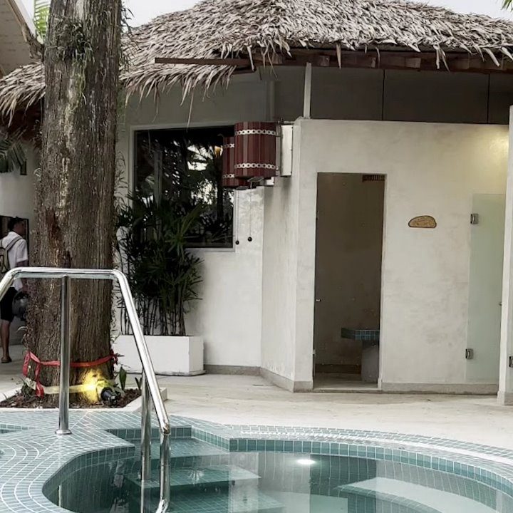  На территории Lemonade Club