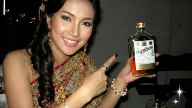 Девушка тайка с ромом SangSom