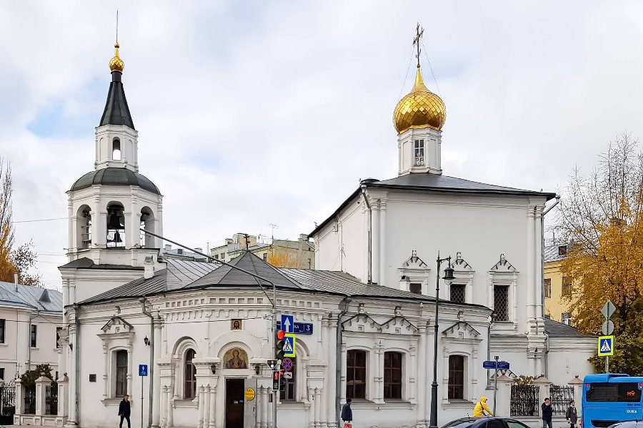 Храм Успения Пресвятой Богородицы в Печатниках общий вид Храм Успения Пресвятой Богородицы в Печатниках общий вид