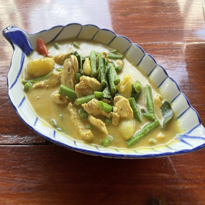 Yellow hicken Curry