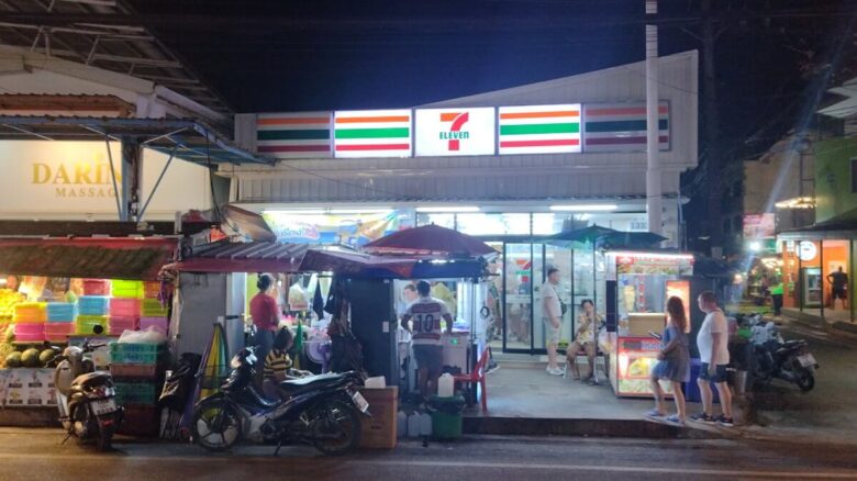 Магазин 7 Eleven на Пхукете ночь
